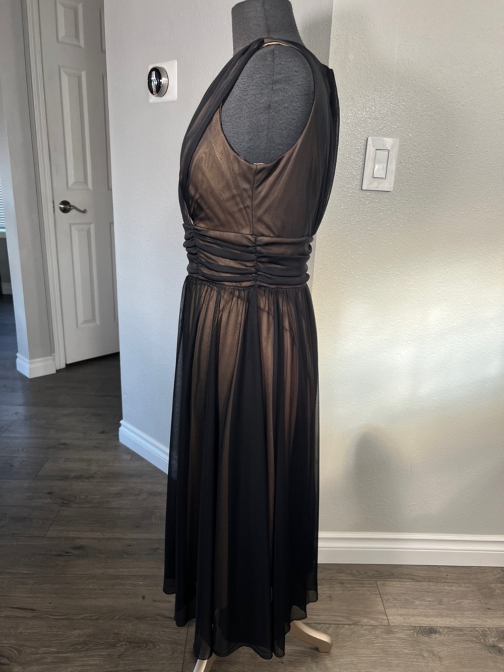 connected apparel Black Sleeveless V-Neck Midi Chiffon Dress - Picture 3 of 6